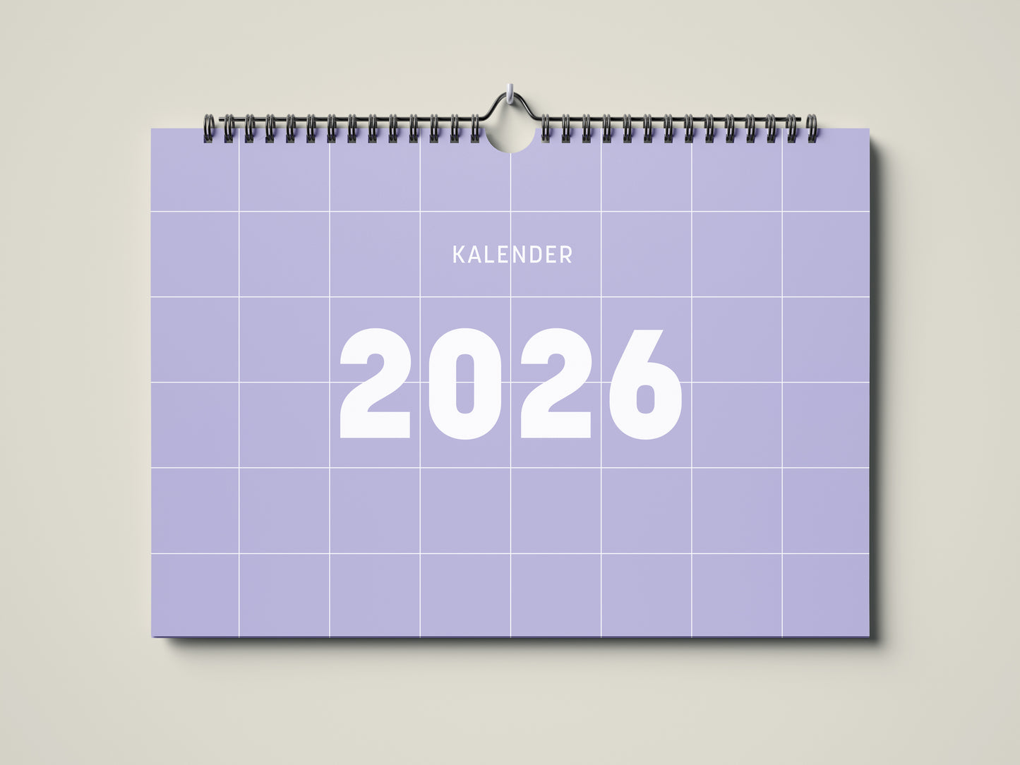 Wandkalenders 2026 Titelbild im Querformat DIN A4. Der Kalender ist minimalistisch. Jedes Kalenderblatt hat eine monatstypische Farbgebung auf weißer Schrift. Das Cover ist hell lila mit großer Jahreszahl.