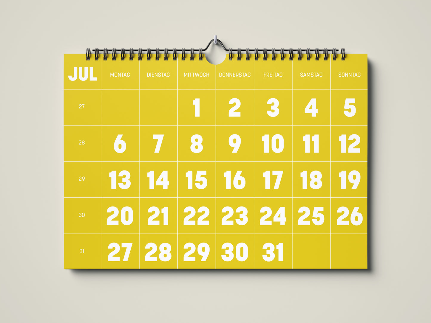 Kalender 2026: Bild eines Wandkalenders in Querformat DIN A4. Der Kalender ist minimalistisch. Jedes Kalenderblatt hat eine monatstypische Farbgebung auf weißer Schrift. Hier ist das Kalenderblatt von Juli zu sehen in der Farbe zitronengelb.