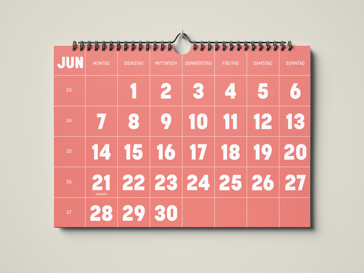 Kalender 2027: Bild eines Wandkalenders in Querformat DIN A4. Der Kalender ist minimalistisch. Jedes Kalenderblatt hat eine monatstypische Farbgebung auf weißer Schrift. Hier ist das Kalenderblatt von Juni zu sehen.