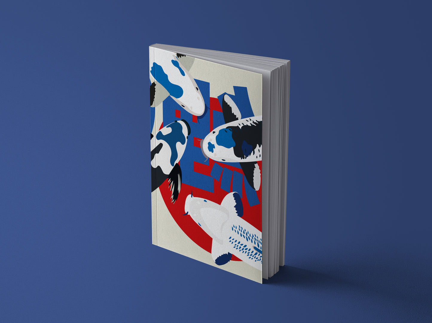 Cover von einem Notizbuch mit Illustrationen von japanischen Koi Karpfen als Motiv. Der Hintergrund ist beige mit einem großen hellroten Kreis wie die japanische Flagge. In großen Lettern steht darauf das japanische Wort für "Koi". Die Karpfen sind in den Farben rot, weiß, schwarz, blau.