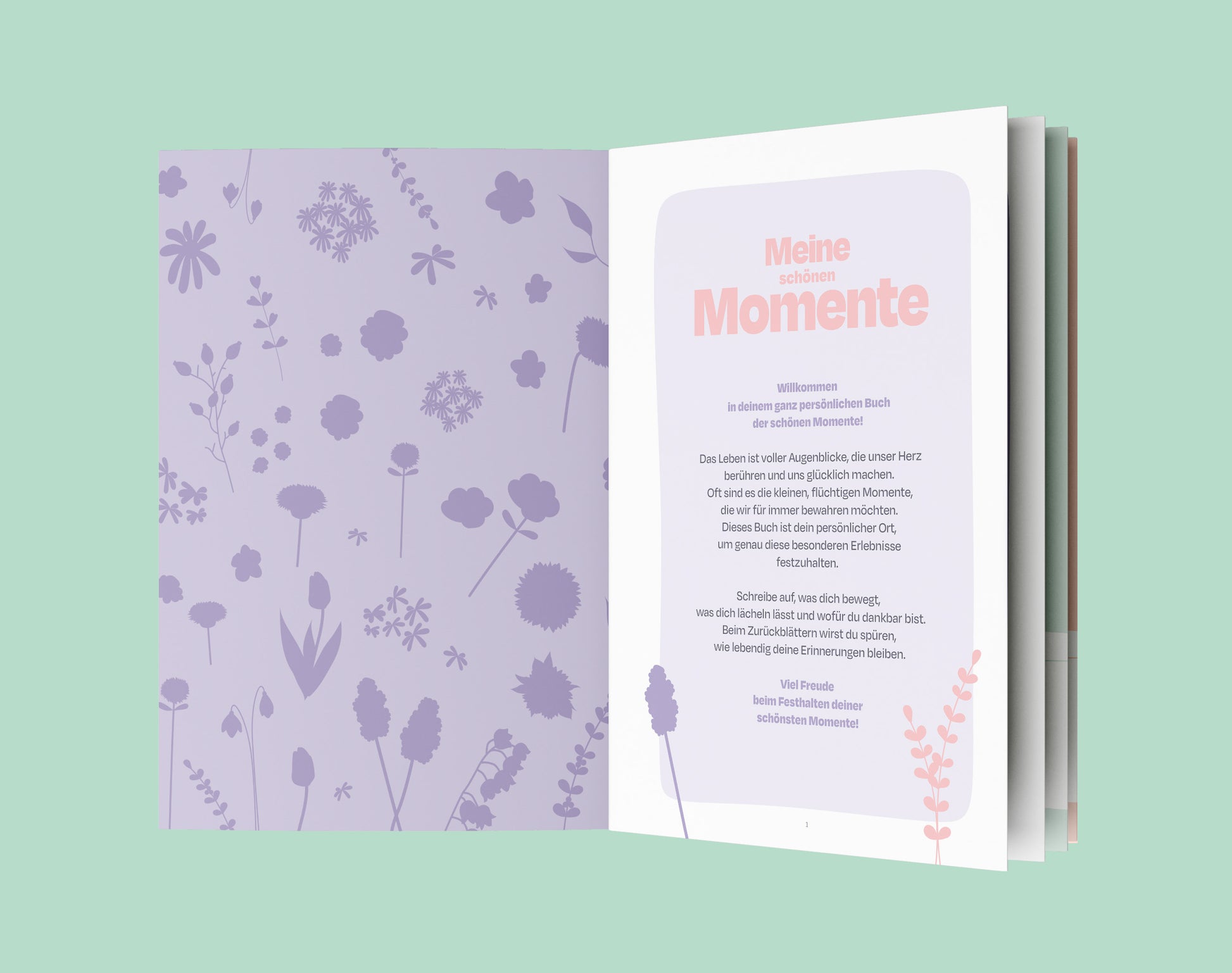 Innenseite Momente Buch mit lila Hintergrund und Blumenillustrationen, rechts mit Einleitungstext
